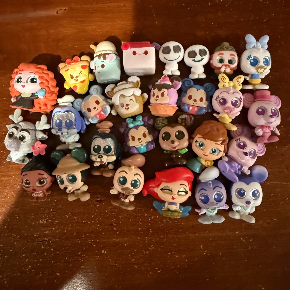 Disney Colorful Character Playset - Red, Blue, Purple